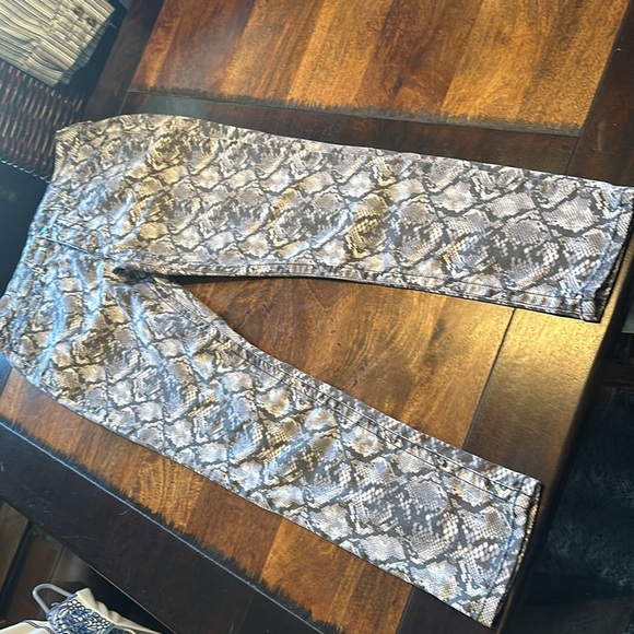 Seven7 snake skin pattern skinny pants size 10 - Picture 1 of 6